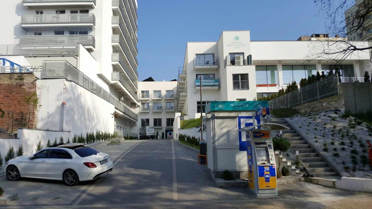 Aparthotel Przy Plazy Miedzyzdroje Extérieur photo